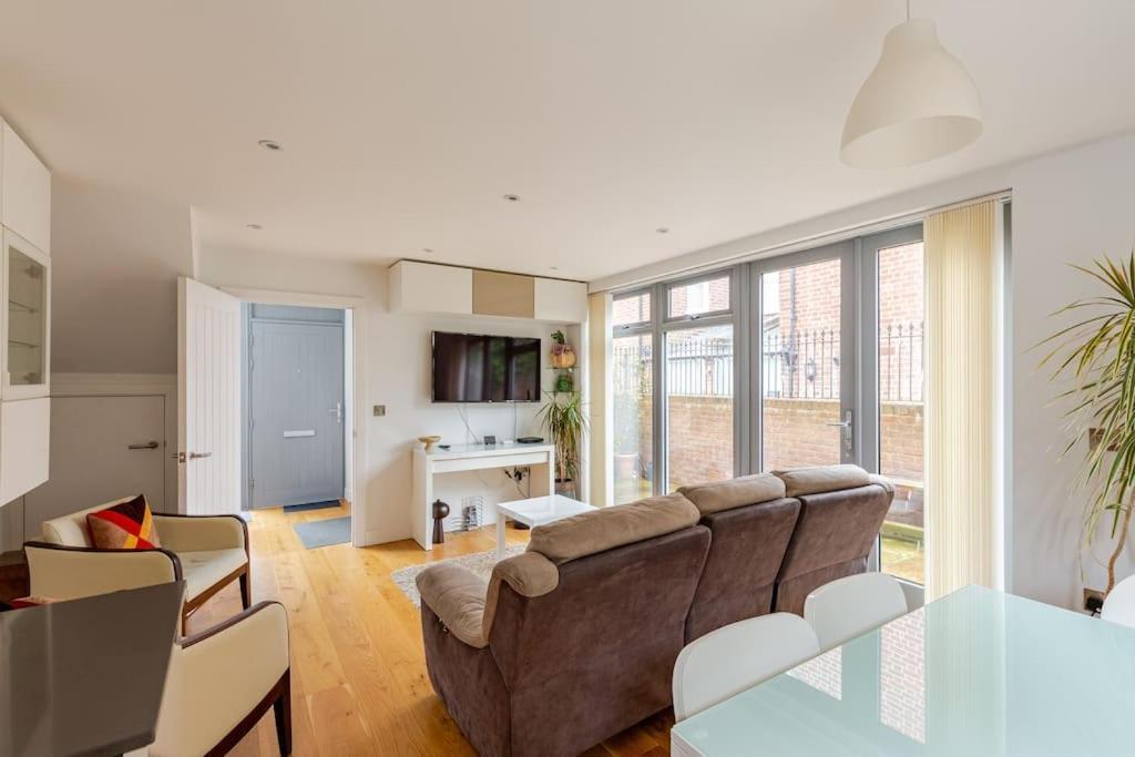 Modern City Centre House With Free Parking Canterbury Exterior foto