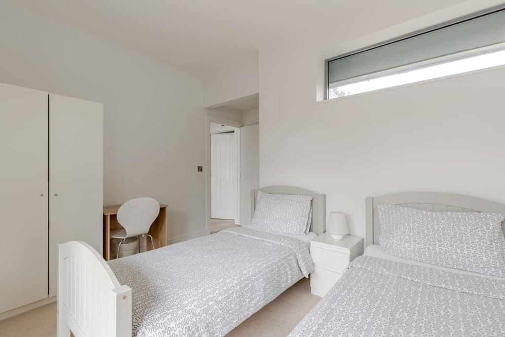 Modern City Centre House With Free Parking Canterbury Exterior foto