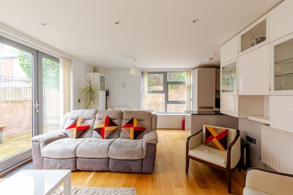 Modern City Centre House With Free Parking Canterbury Exterior foto