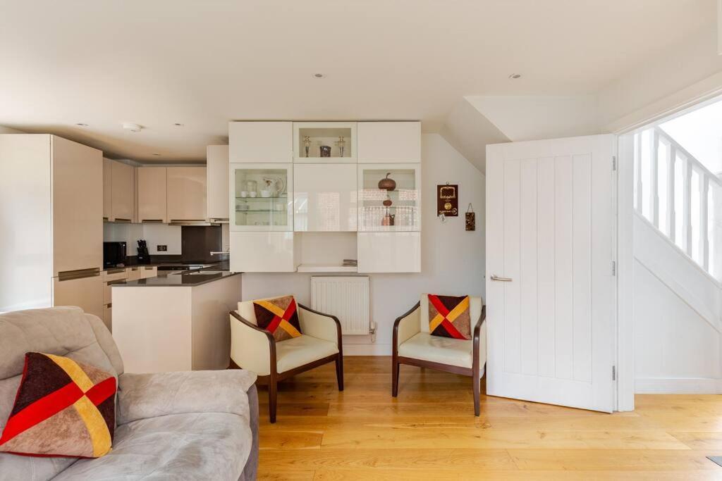 Modern City Centre House With Free Parking Canterbury Exterior foto